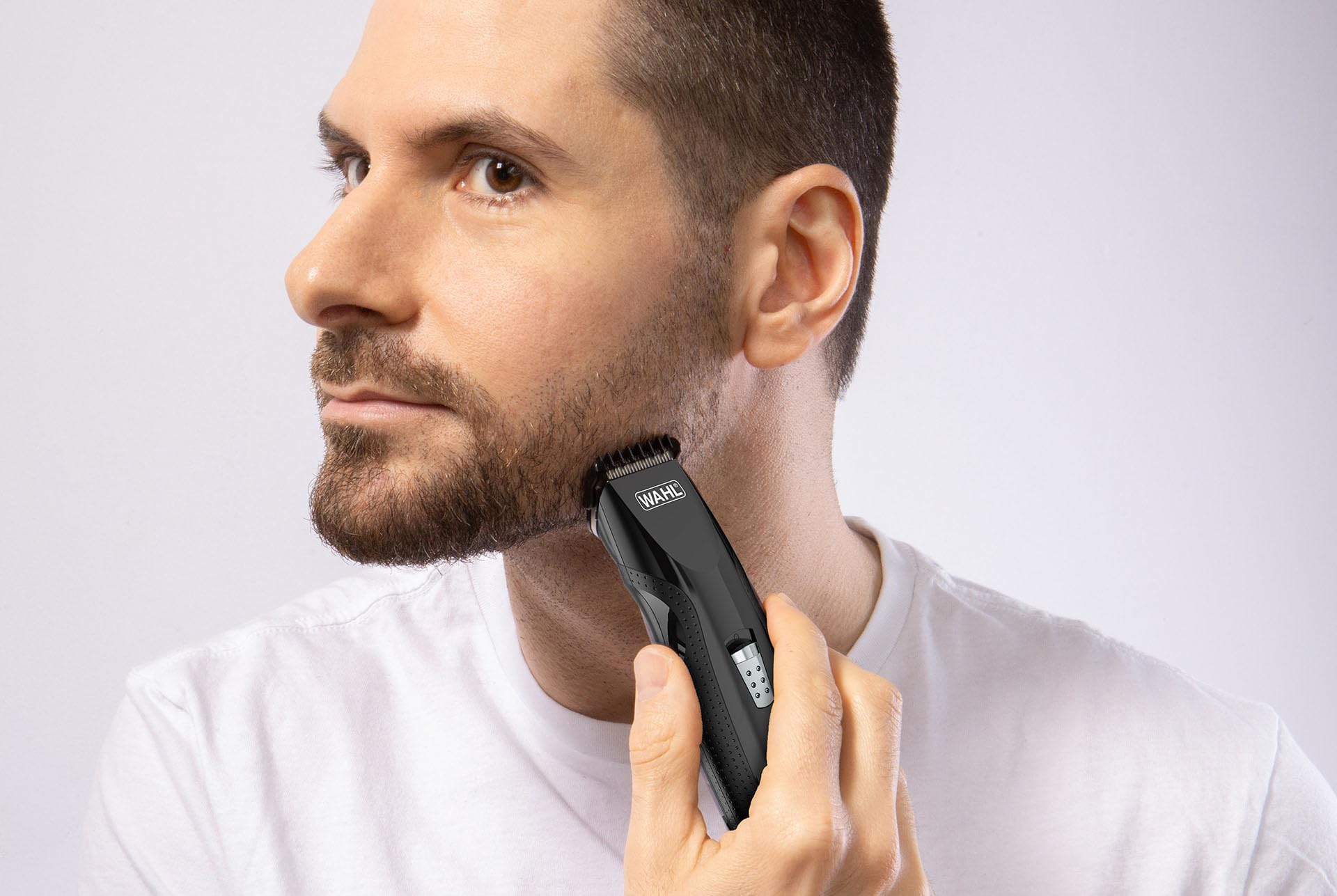 wahl-mustache-beard-tondeuse-piles-pour-moustache-et-barbe-lames-acier-haute-ten image 5