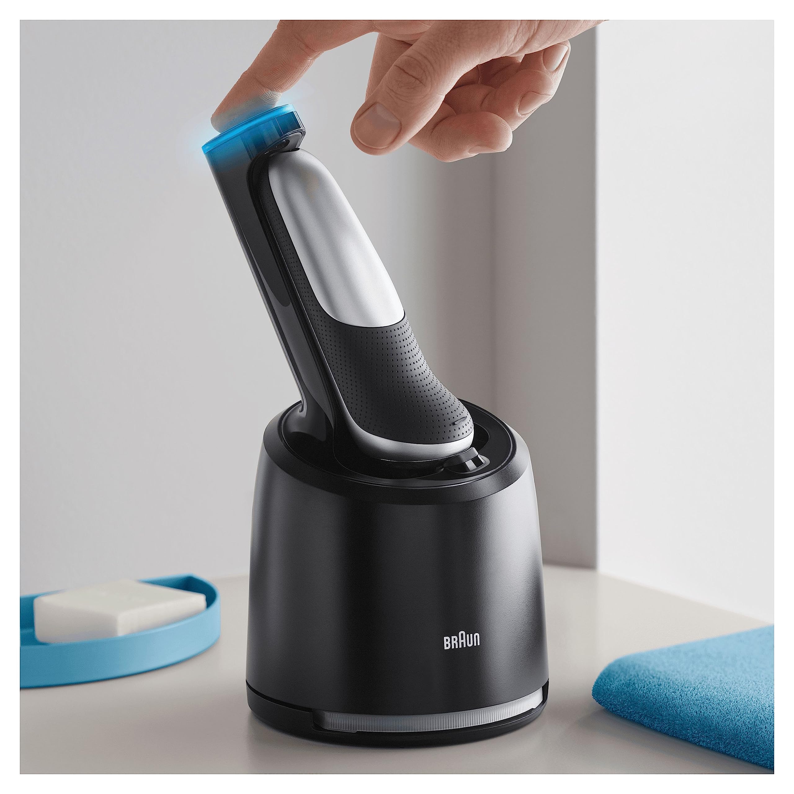 braun-smartcare-center-4-en-1-station-de-nettoyage-recharge-et-lubrification-pou image 2